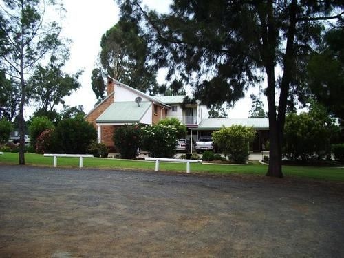 Park House Motor Inn Oakey Bagian luar foto