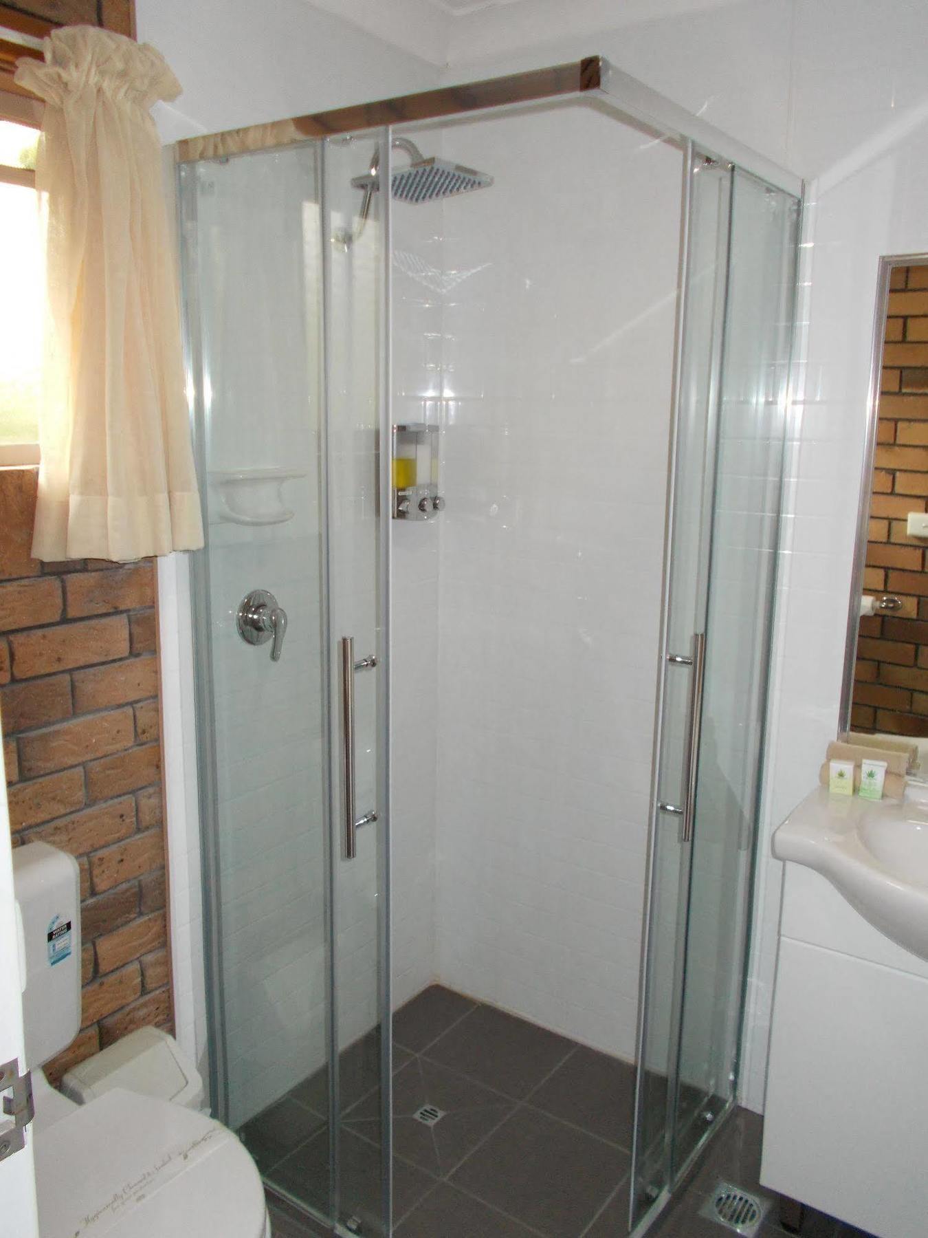 Park House Motor Inn Oakey Bagian luar foto