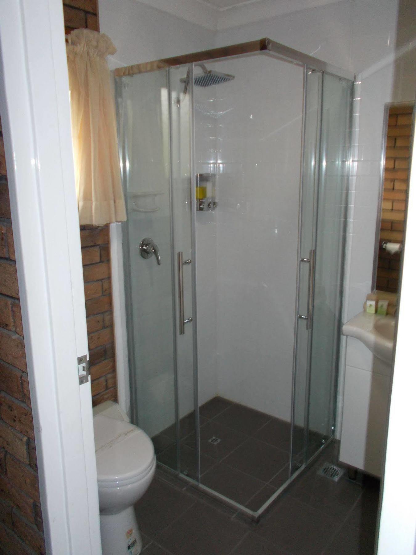 Park House Motor Inn Oakey Bagian luar foto
