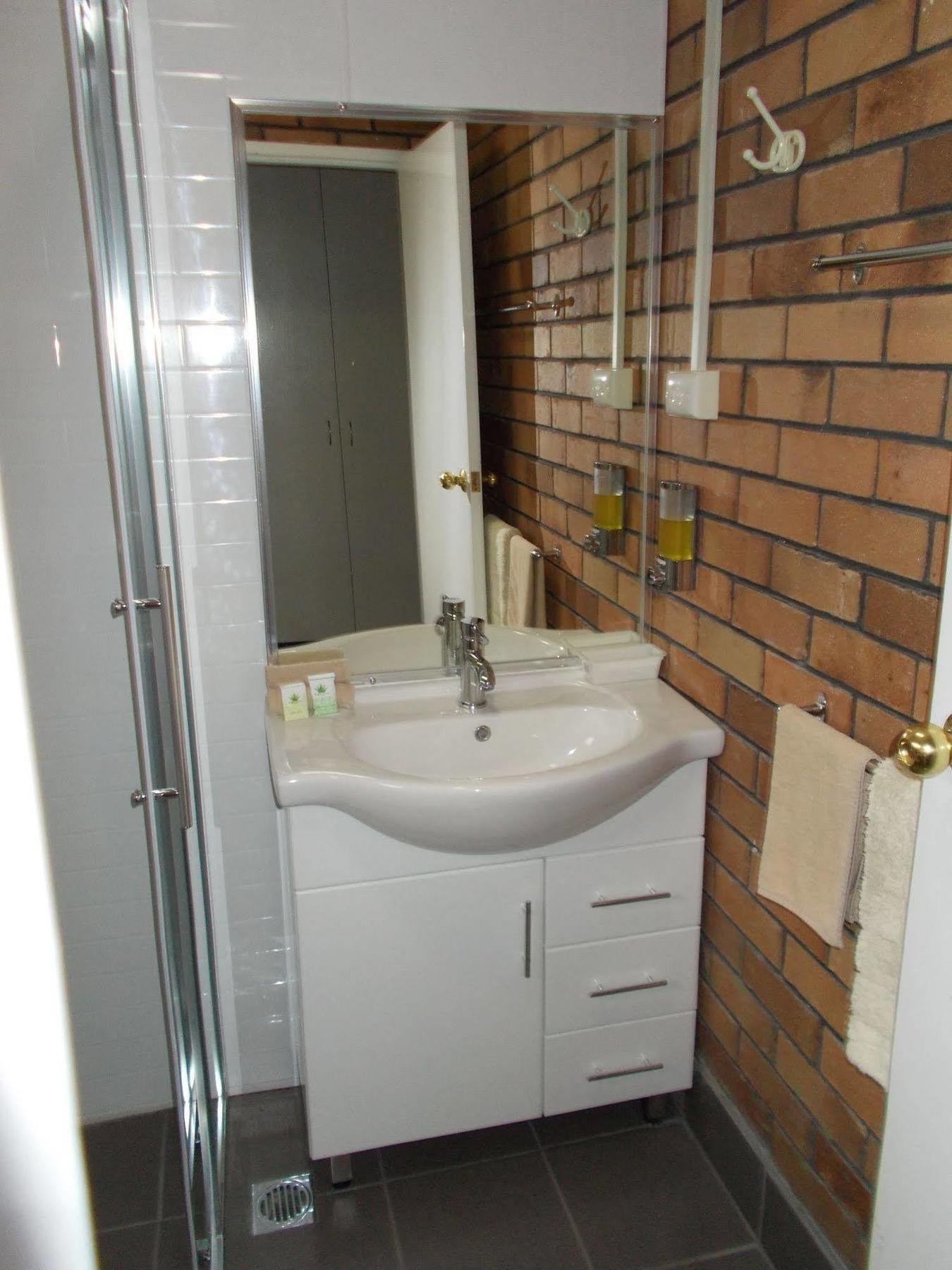Park House Motor Inn Oakey Bagian luar foto